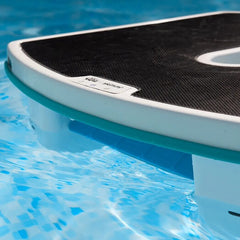 dolphin skimmi solar powered pool skimmer in pool close-up h2ofun